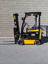 Load image into Gallery viewer, 2018 Yale Electric 4000 lbs. Forkilft with Brand New Battery