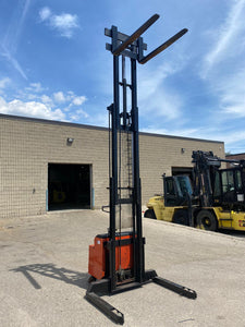 BT STACKER ELECTRIC 3000 LBS.