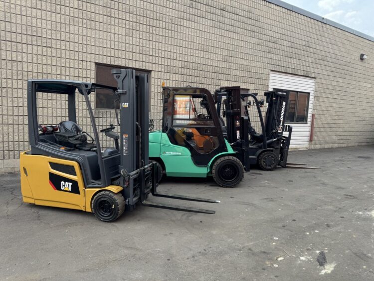 Used Forklift CAT Model HN40980/ 2ET4000 Electric SKU#242232 - Image 11