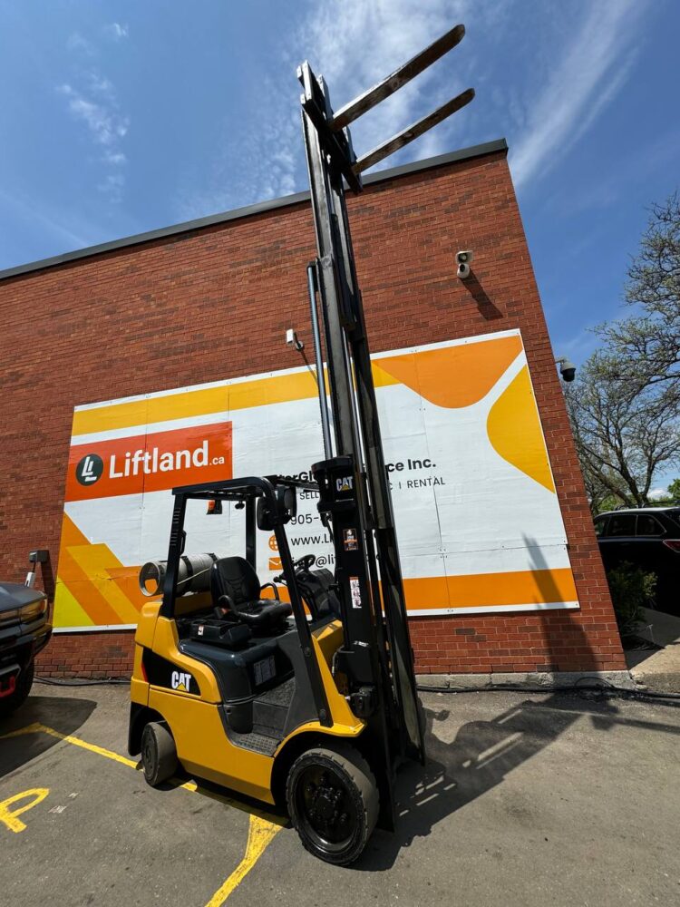 Used Forklift CATERPILLAR Model 2C5000 LPG 5000lbs 3-Stage Mast  Lifting height up to 187 in SKU#252236 - Image 6