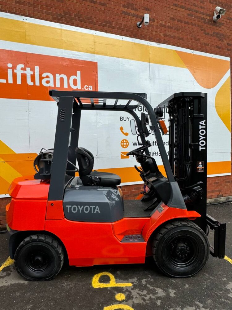 Used Forklift TOYOTA Model 7FGU25 LPG 5000 lbs.  2002 SKU#252265 - Image 5