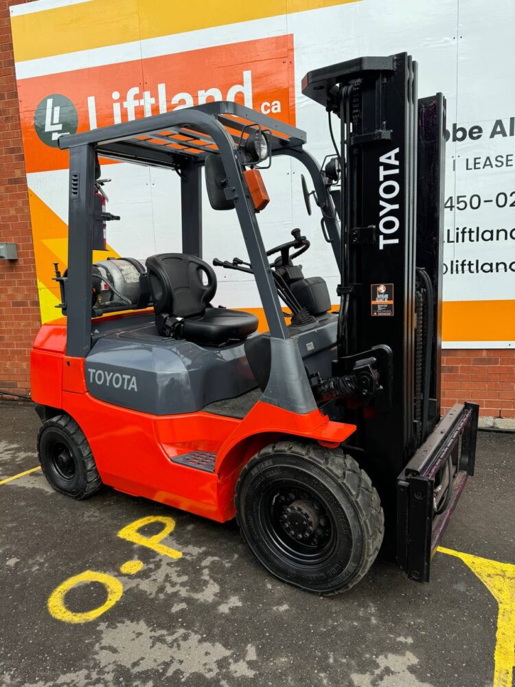 Used Forklift TOYOTA Model 7FGU25 LPG 5000 lbs.  2002 SKU#252265 - Image 6