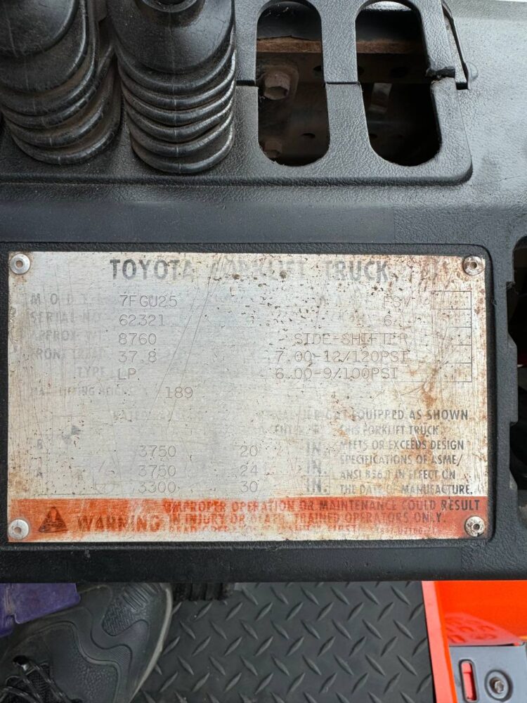 Used Forklift TOYOTA Model 7FGU25 LPG 5000 lbs.  2002 SKU#252265 - Image 8