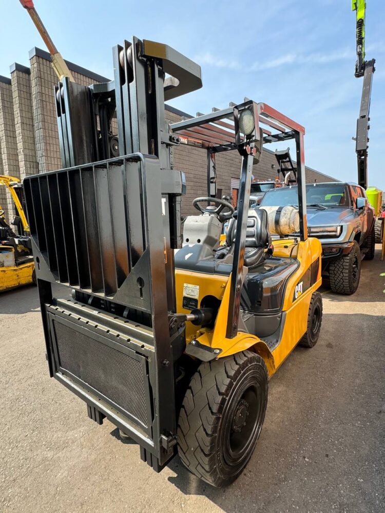 Used Forklift CATERPILLAR  Model 2P6000 LPG SKU#252232 - Image 6