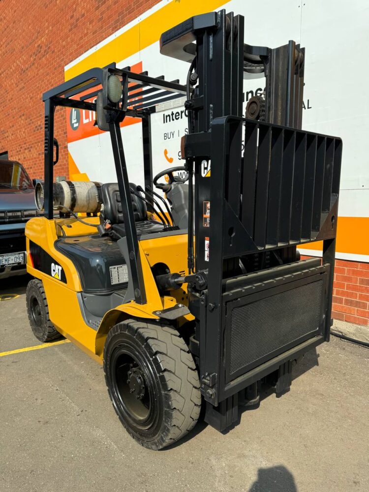 Used Forklift CATERPILLAR  Model 2P6000 LPG SKU#252232 - Image 3