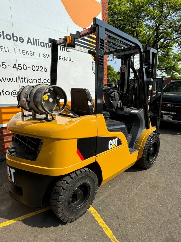 Used Forklift CATERPILLAR  Model 2P6000 LPG SKU#252232 - Image 2
