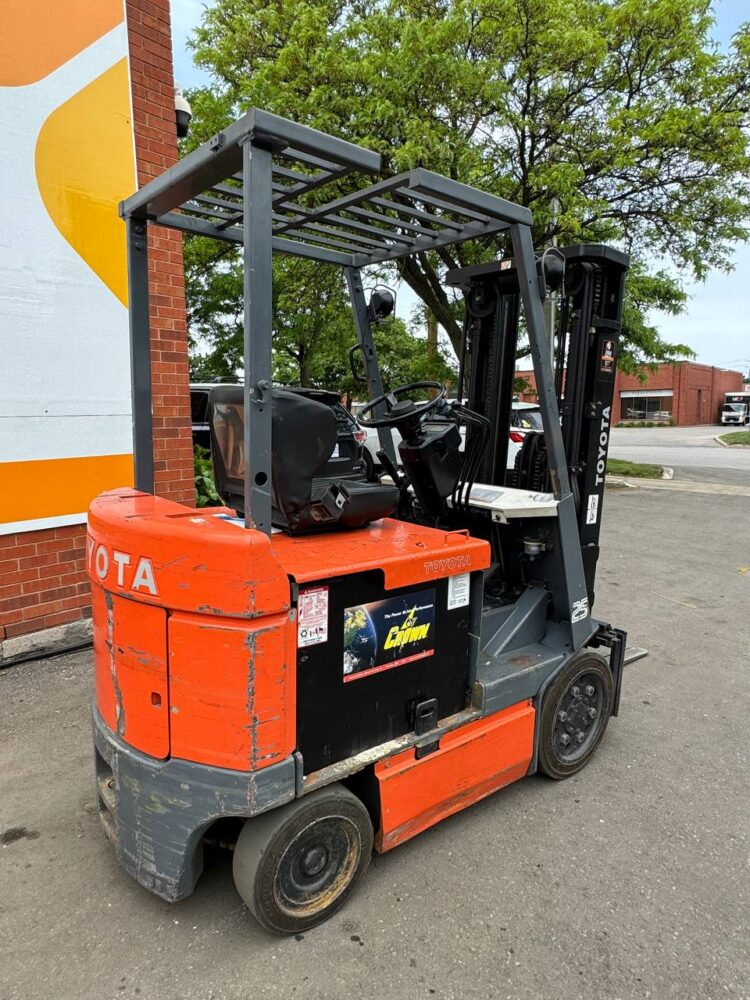 Used Forklift TOYOTA model 5FBCU25 Electric 5000 lbs. Year 2001 SKU#252272 - Image 9