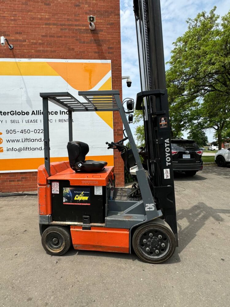 Used Forklift TOYOTA model 5FBCU25 Electric 5000 lbs. Year 2001 SKU#252272 - Image 4
