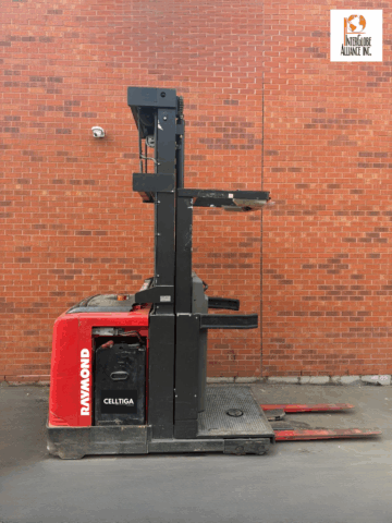 raymond-reach-truck-interglobe-alliance-brampton-forklift-buy-now-1