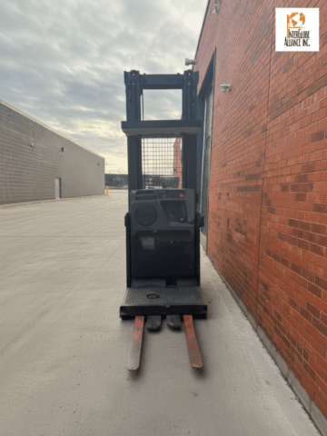 raymond-reach-truck-interglobe-alliance-brampton-forklift-buy-now-3