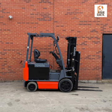 2011-toyota-8fbcu25-electric-forklift-5000-lb-1