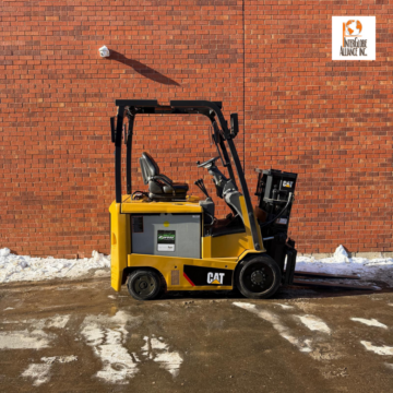 2019-cat-ec25n2-electric-forklift-262386-5000-lbs-1