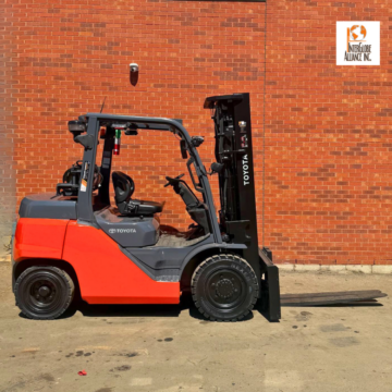 2017-used-toyota-8fg35u-propane-forklift-sku-262408-8000lb-1